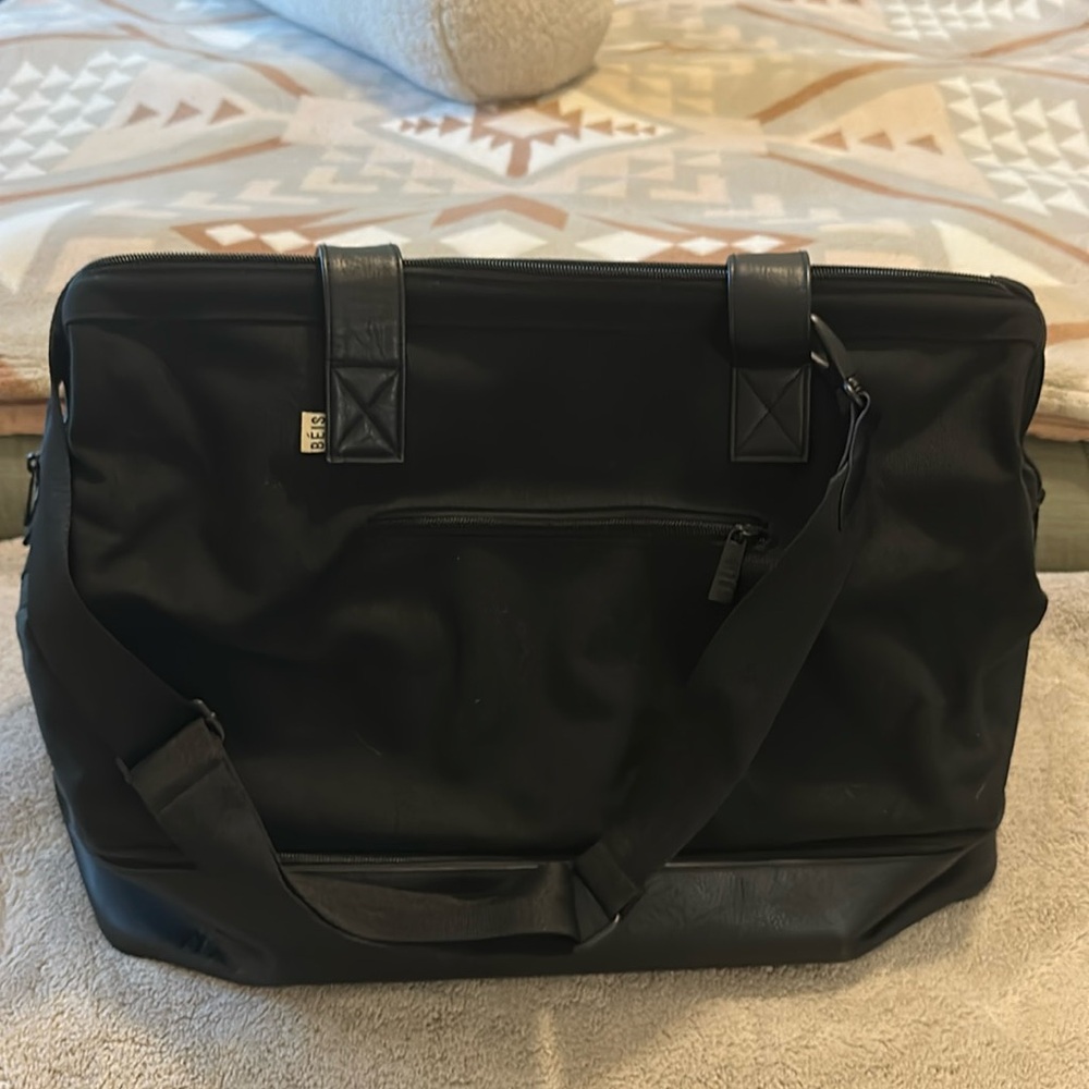 Beis Weekender Bag in Black